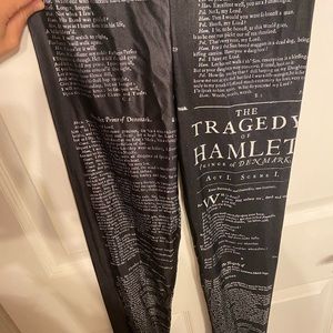 Hamlet poetry leggings